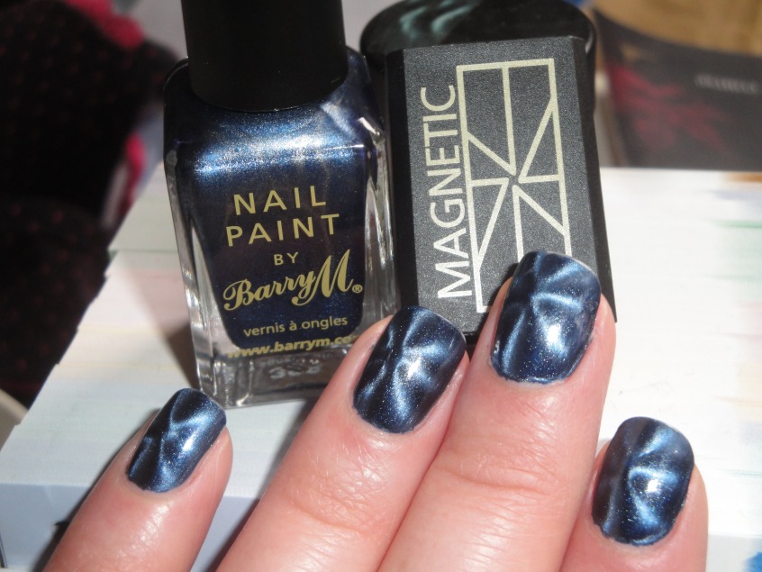 Barry M Magnetic blue star polish new 2012 spring summer magnetised magnetized navy blue shimmer silver 3D 3 dimensional illusion magnet UK silvery blue frost union jack