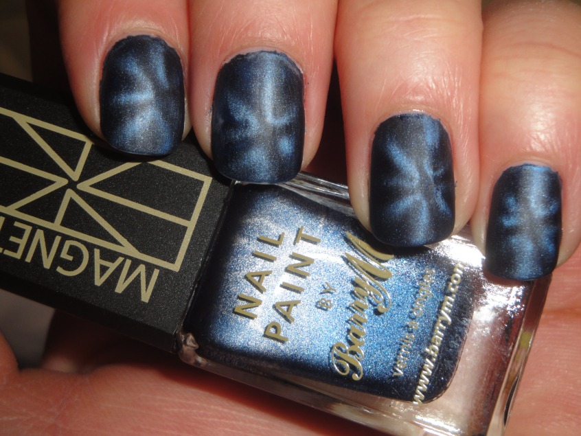 Barry M Magnetic blue star polish new 2012 spring summer magnetised magnetized navy blue shimmer silver 3D 3 dimensional illusion magnet UK silvery blue frost union jack matte