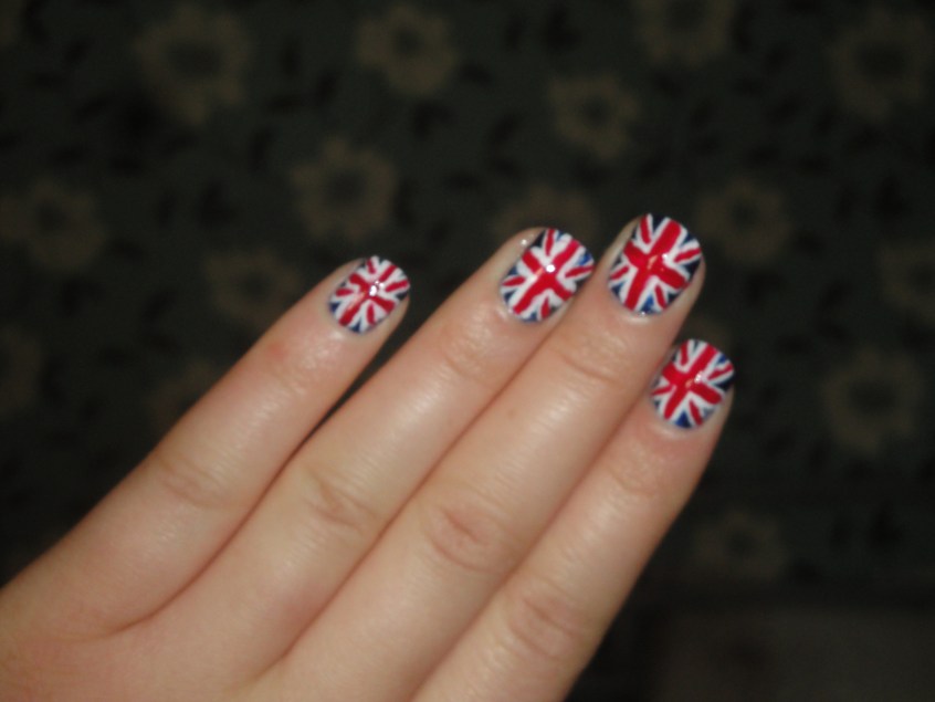 Nail Art Manicure Great Britain British Flag nails royal queen elizabeth