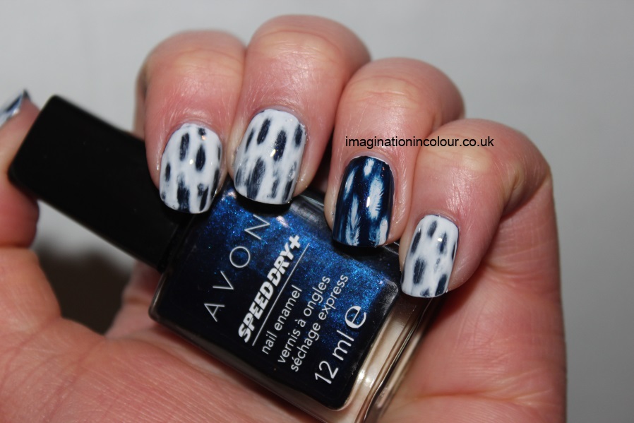 Distressed effect nail art moneysupermarket black and blue faded acetone patchy nails uk nail blog tutorial (5)